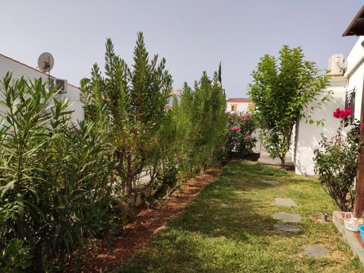 Lovely 2 Bedroom Bungalow With Parking 马斯帕洛马斯 外观 照片