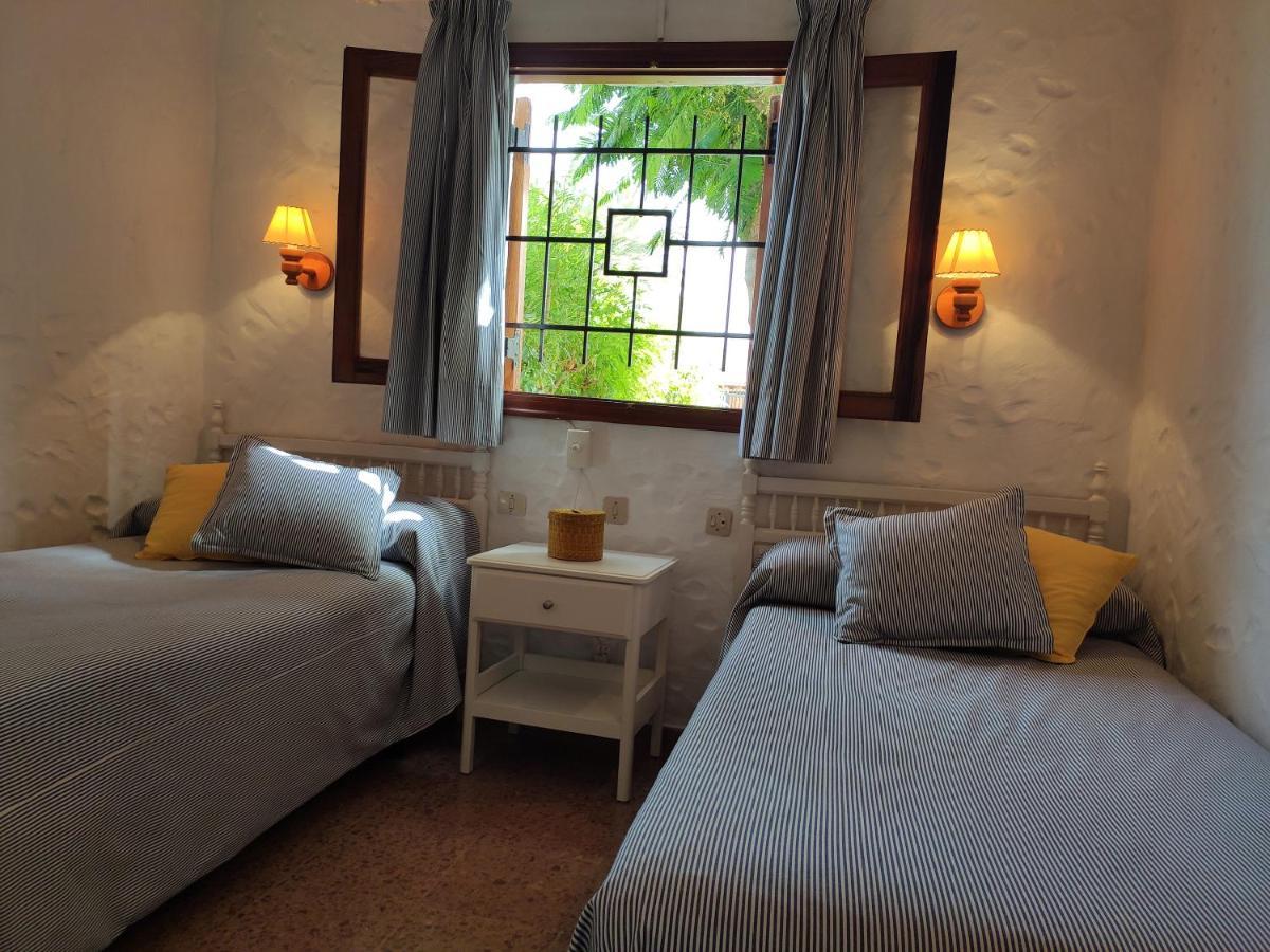 Lovely 2 Bedroom Bungalow With Parking 马斯帕洛马斯 外观 照片